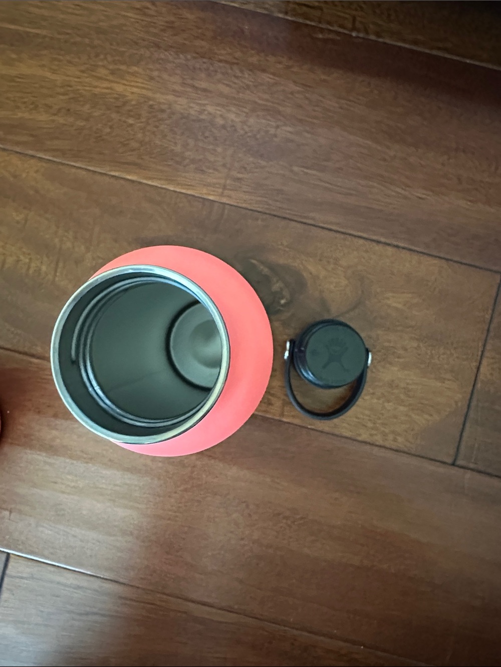Hydro Flask Coral-Pink Insulated Bottle with Black 21oz - Picture 4 of 4